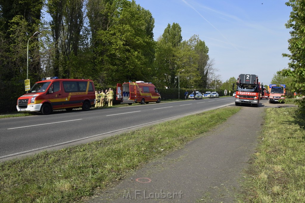 Schwerer VU LKW Zug Bergheim Kenten Koelnerstr P223.JPG - Miklos Laubert